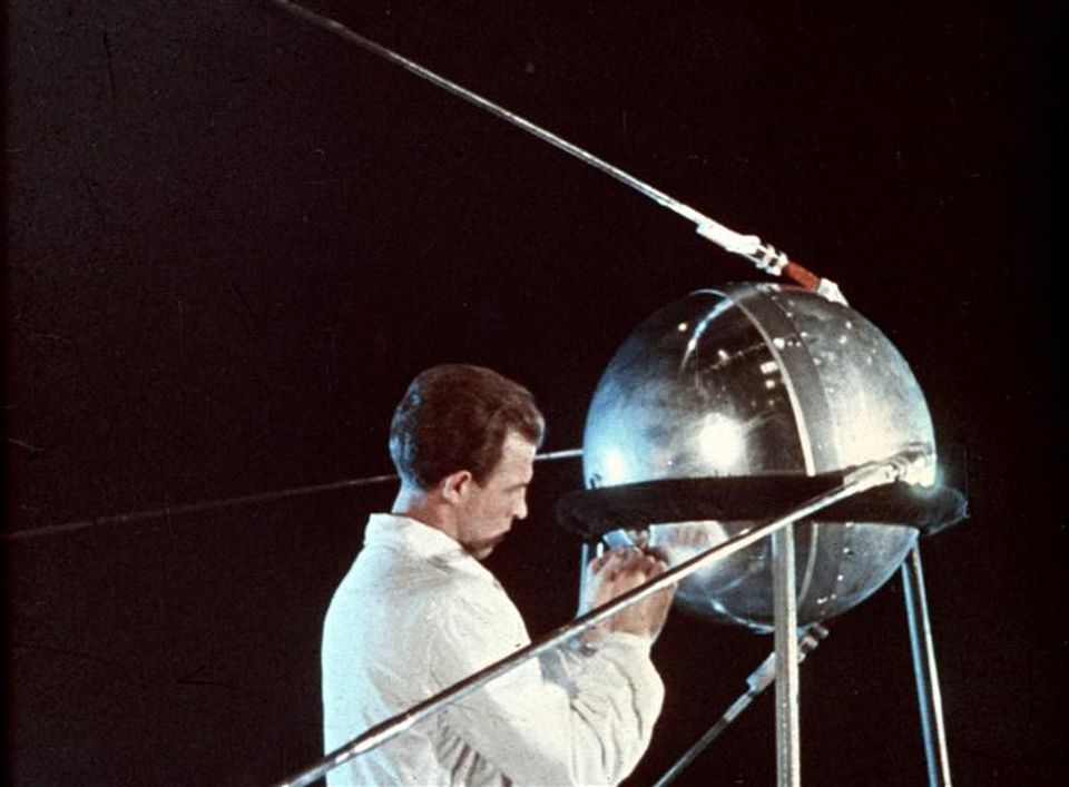 1957 image of Sputnik 1 NASA/ASIF A. SIDDIQI